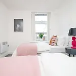 Appartement 2br Near Centre *