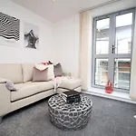 2br Near Centre