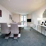 Appartement 2br Near Centre *