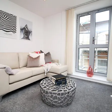 2br Near Centre