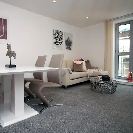 2br Near Centre Apartment