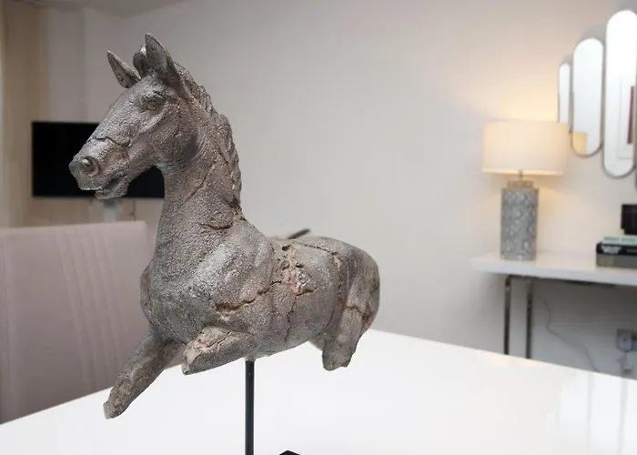 2br Near Centre Апартаменти Бристоль