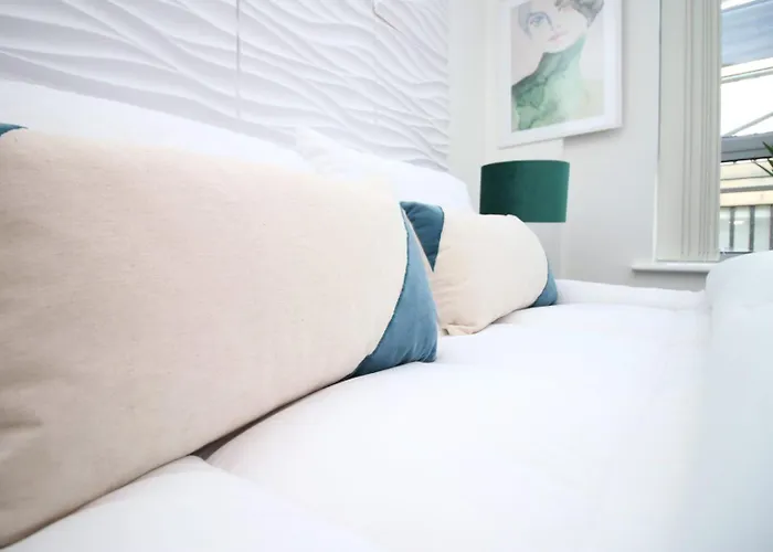 2br Near Centre Бристоль