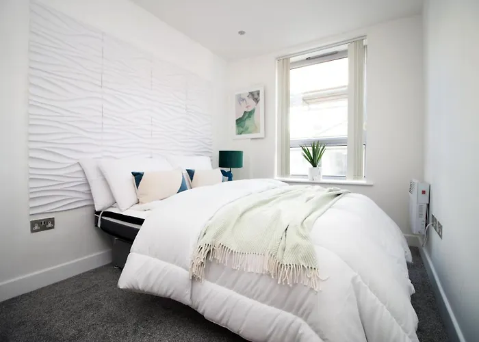 2br Near Centre * Bristol